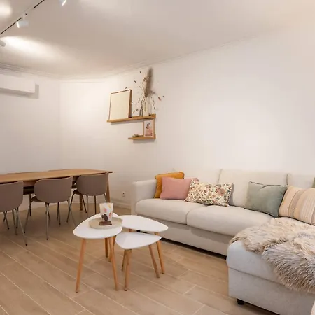 アパート New Flat On A Top-level Location For 6